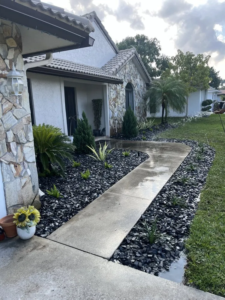 Expert garden landscaping in Wilton Manors, FL - A Local Landscaper