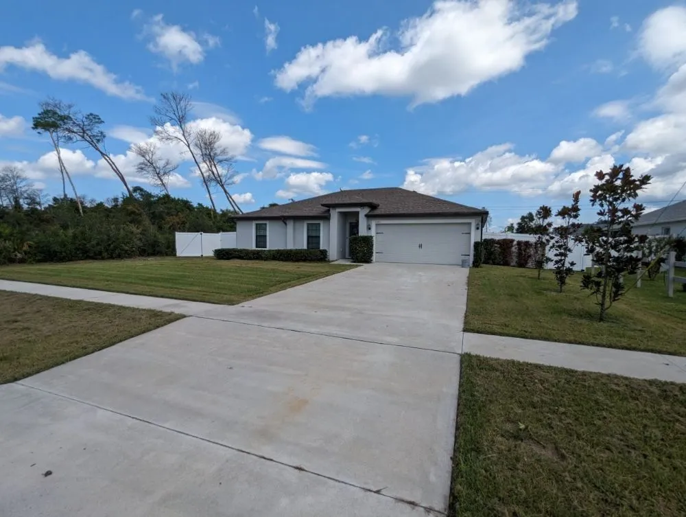 Trusted garden landscaping experts serving Deltona, FL - A Man Da's It Better