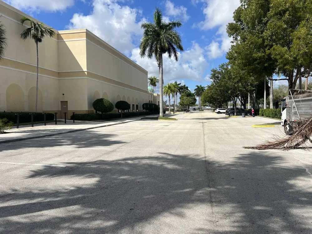 Top-rated residential landscaping in Boynton Beach, FL by A Martinez Lawn Care & Landscaping Services