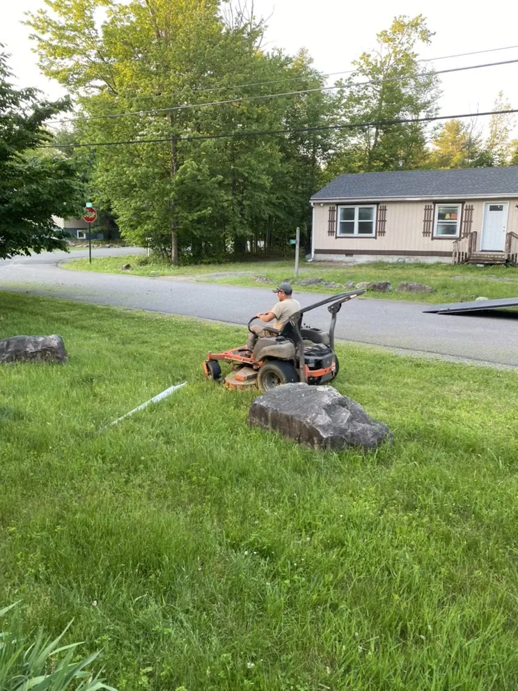 Local yard maintenance experts serving East Stroudsburg, PA - A Mex & Handyman Team