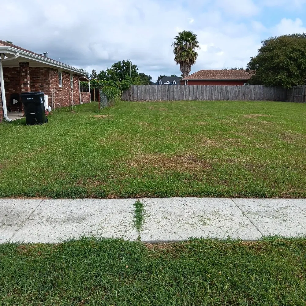 Affordable garden landscaping for residential properties in New Orleans, LA by A-Miracle Lawn Care Services