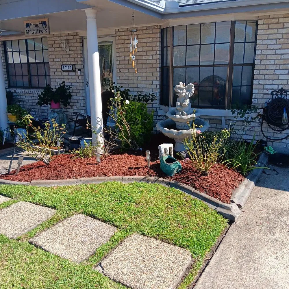 Expert lawn mowing service experts serving New Orleans, LA - A-Miracle Lawn Care Services