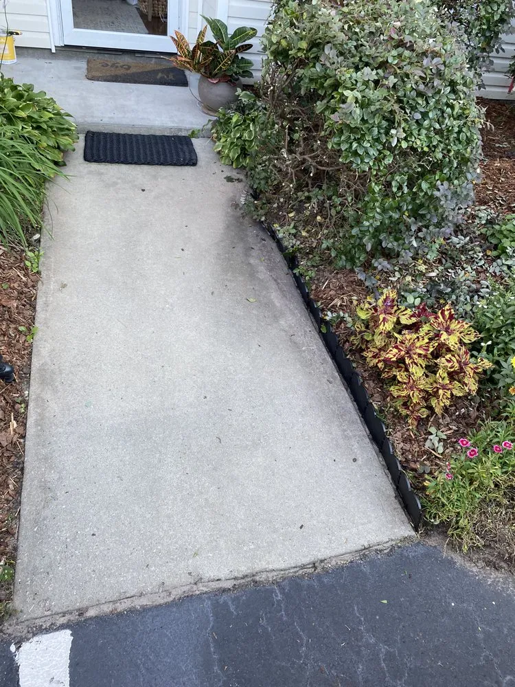 Custom lawn mowing service in Hollywood, SC - A New Beginning Lawn Care