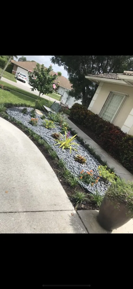 Custom garden landscaping in Loxahatchee, FL - A New Leaf Landscaping