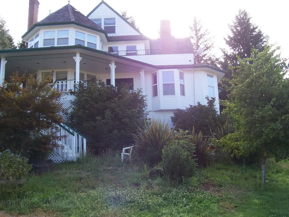 Trusted garden landscaping for beautiful yards in Portland, OR by A Peace of Mind Landscape