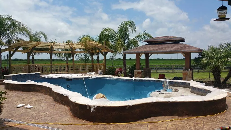 Affordable garden landscaping in Corpus Christi, TX by A-Perfect Pool