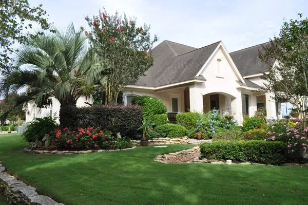 A-Perm-O-Green Lawn Logo