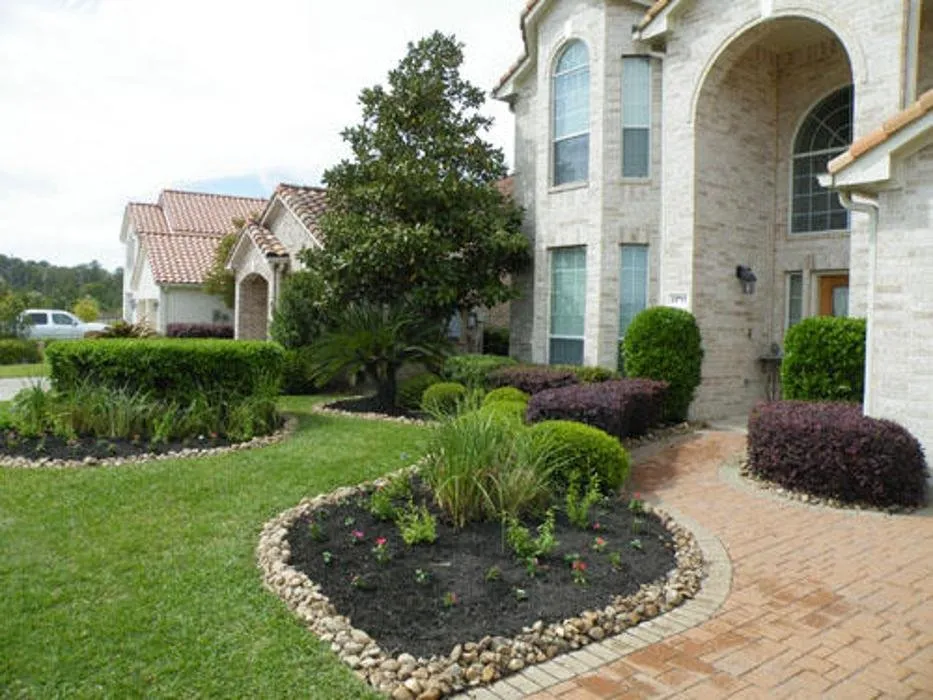 Custom landscape design in Houston, TX by A Plus Landscaping
