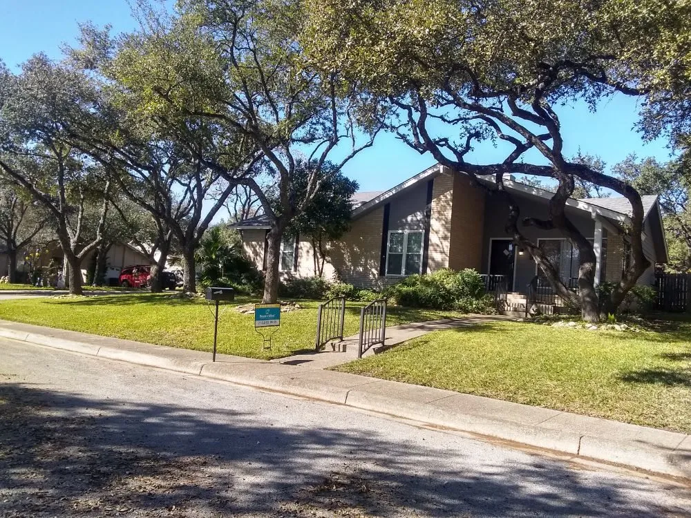 Top-rated lawn care service in Converse, TX - A Plus Lawn Care