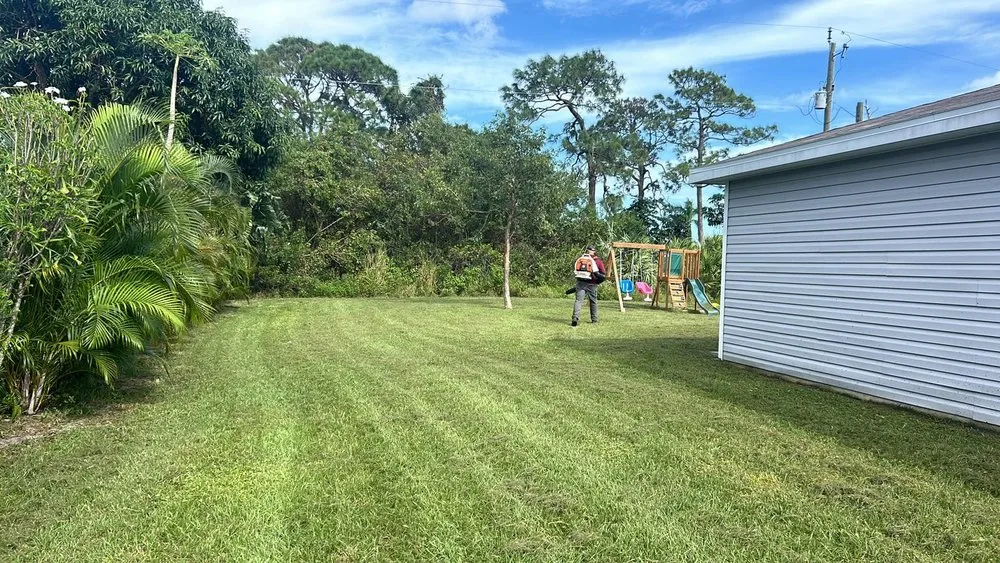 Affordable yard maintenance in Port St. Lucie, FL by A Plus Lawns VB