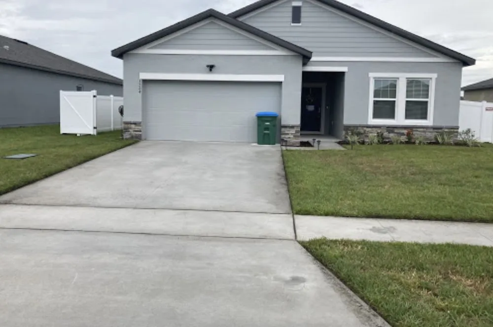 Custom garden landscaping in Deltona, FL by A Plus Pros