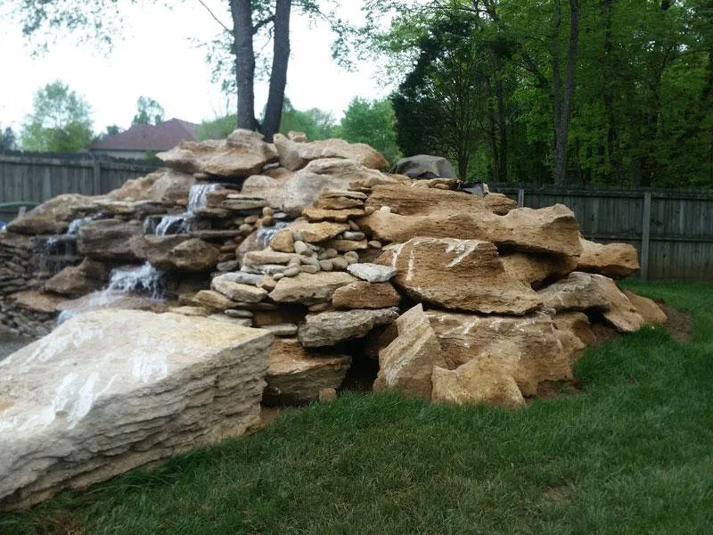 Local outdoor landscaping experts serving Louisville, KY - A Plush Lawn