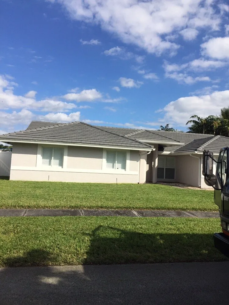 Reliable yard cleanup service for residential properties across Miami, FL - A R Lawn Service