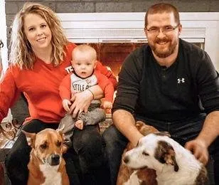 A R U People Helping People Logo