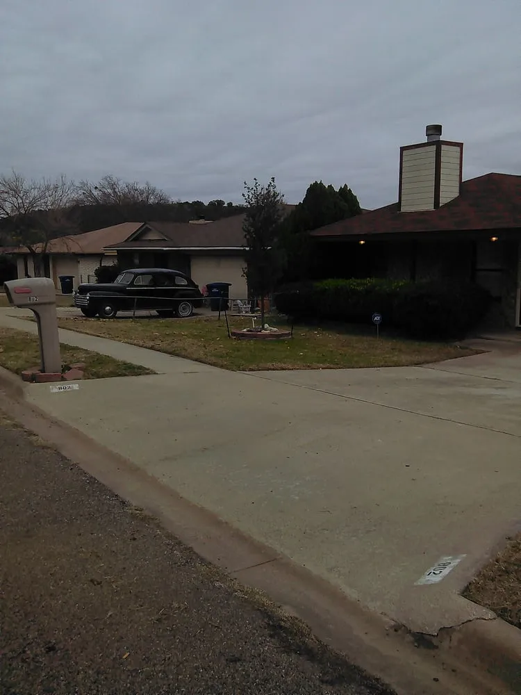 Custom yard maintenance in Copperas Cove, TX by A Razzor Edge Lawn Care