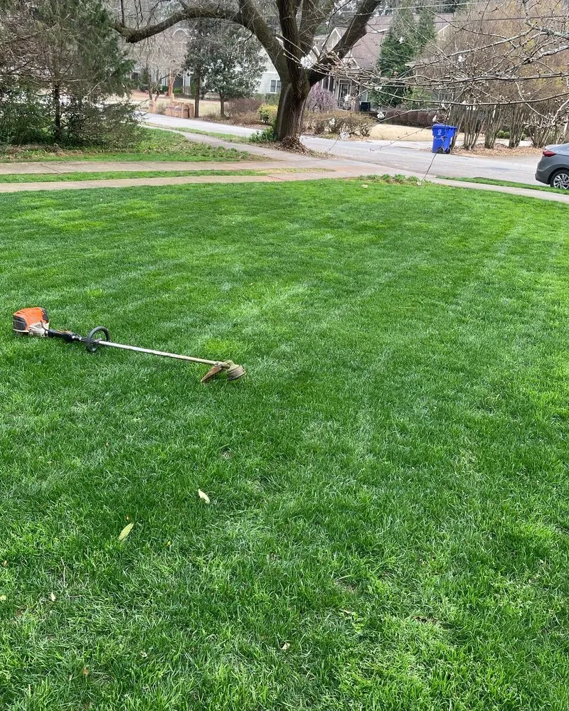 Professional lawn mowing service in Lawrenceville, GA - A Ros Lawn Care