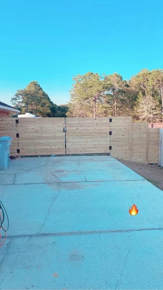 Custom landscape design experts serving Montevallo, AL - A Royal Touch