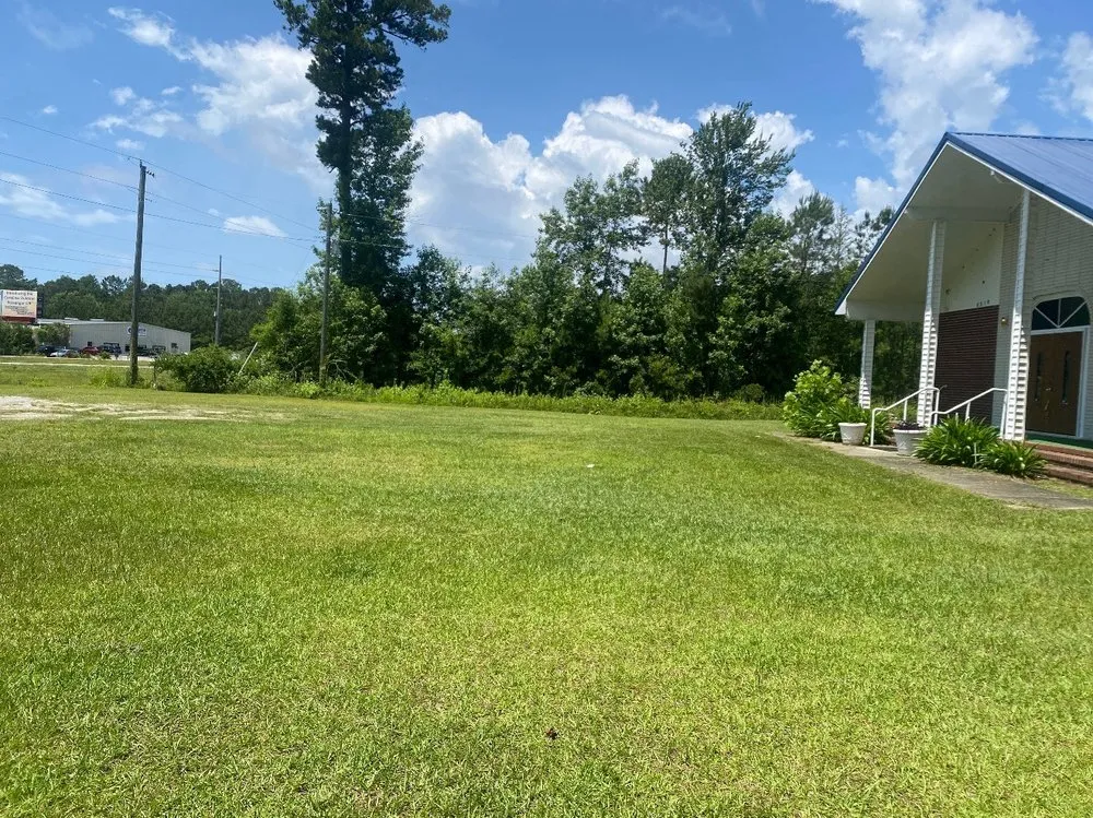 Top-rated yard maintenance in Calabash, NC - A Stanley's Touch