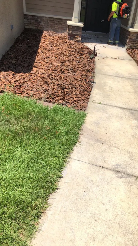 Local landscaping services experts serving Bowling Green, FL - A Superior Lawn Care and Trimming