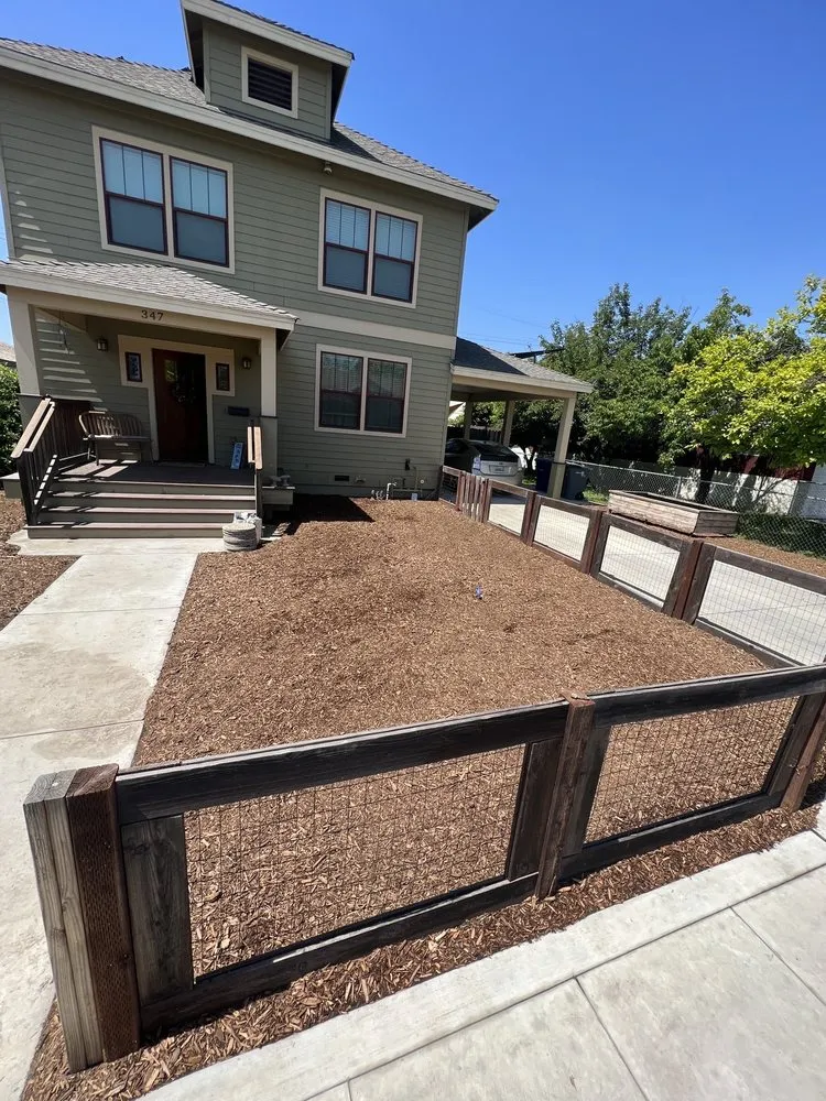 Top-rated garden landscaping in Fresno, CA by A .T. Landscaping