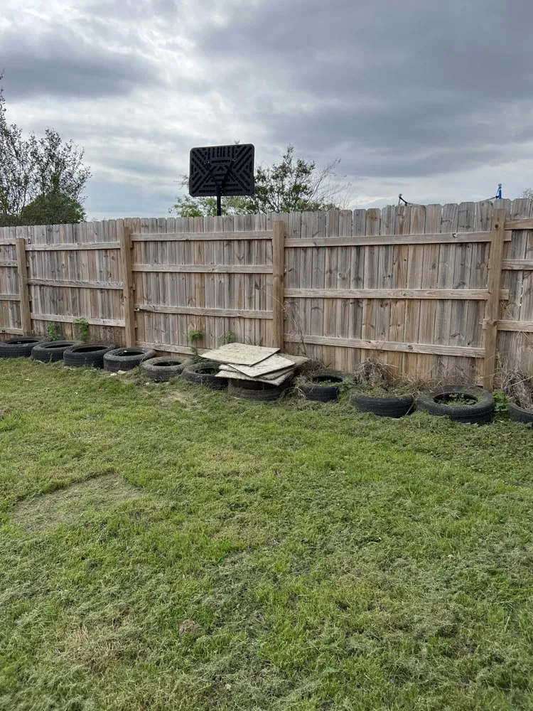 Local yard cleanup service in Pensacola, FL by A Third Hand