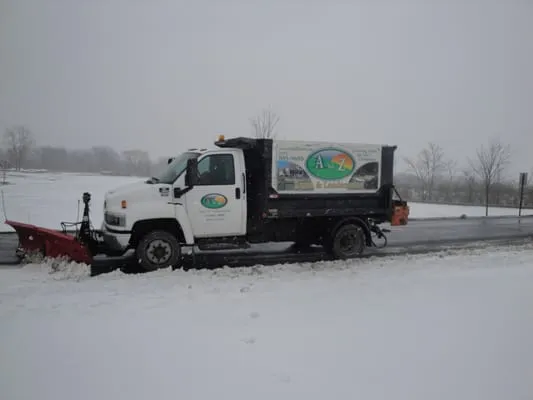 A to Z Lawn & Landscaping Logo