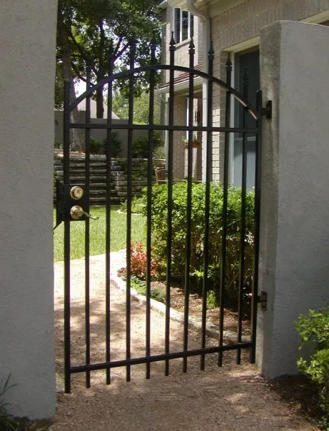 Reliable yard cleanup service experts serving Austin, TX - A Touch O' Green Landscapes