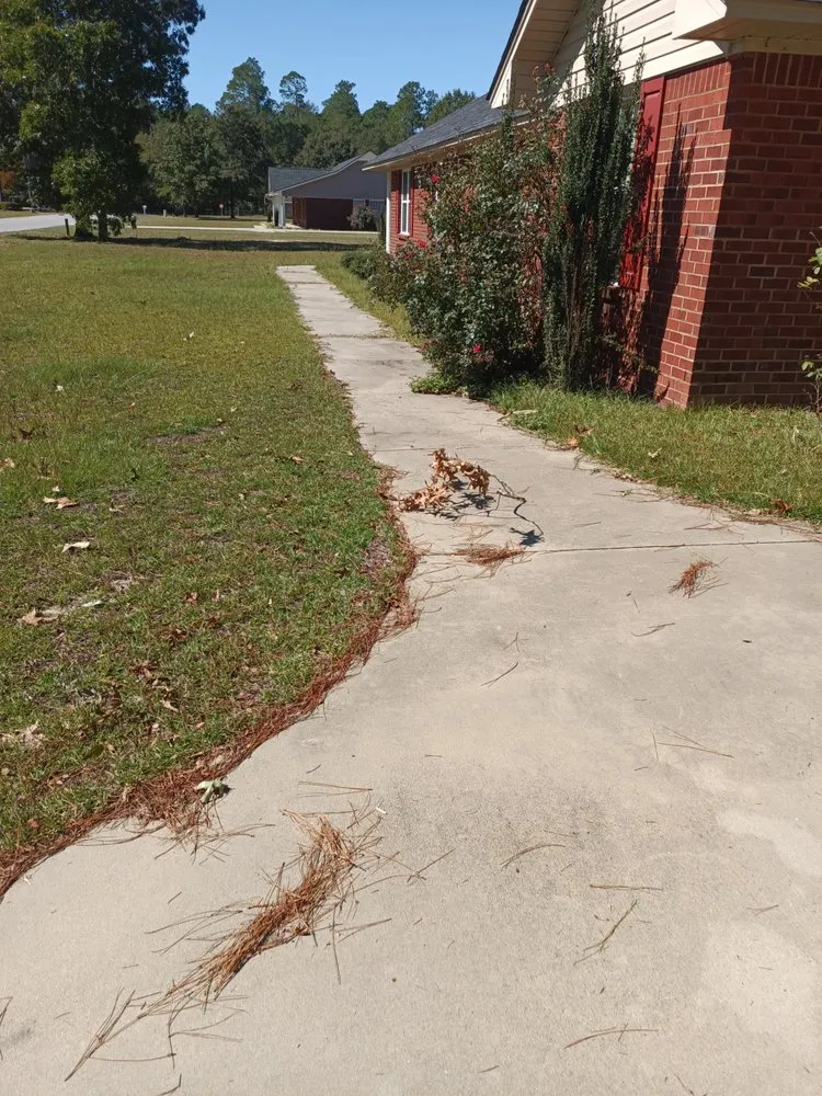 Reliable yard maintenance in Sumter, SC - A Touch of Class Lawn Care