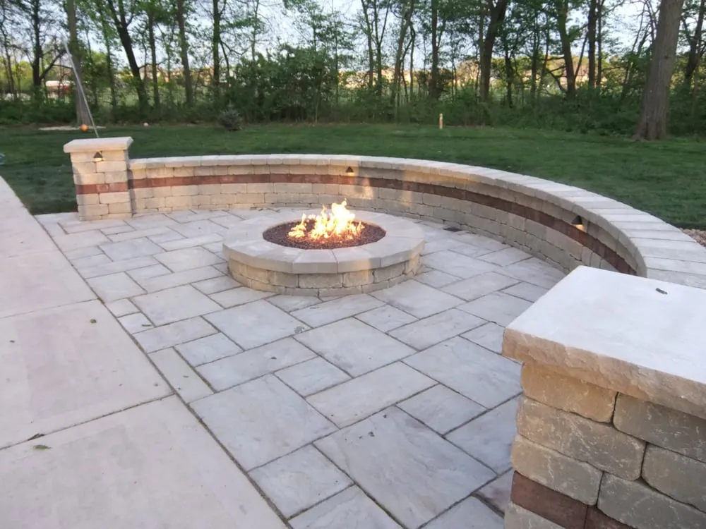 Top-rated outdoor landscaping with custom design in Homer Glen, IL by A Touch of Green