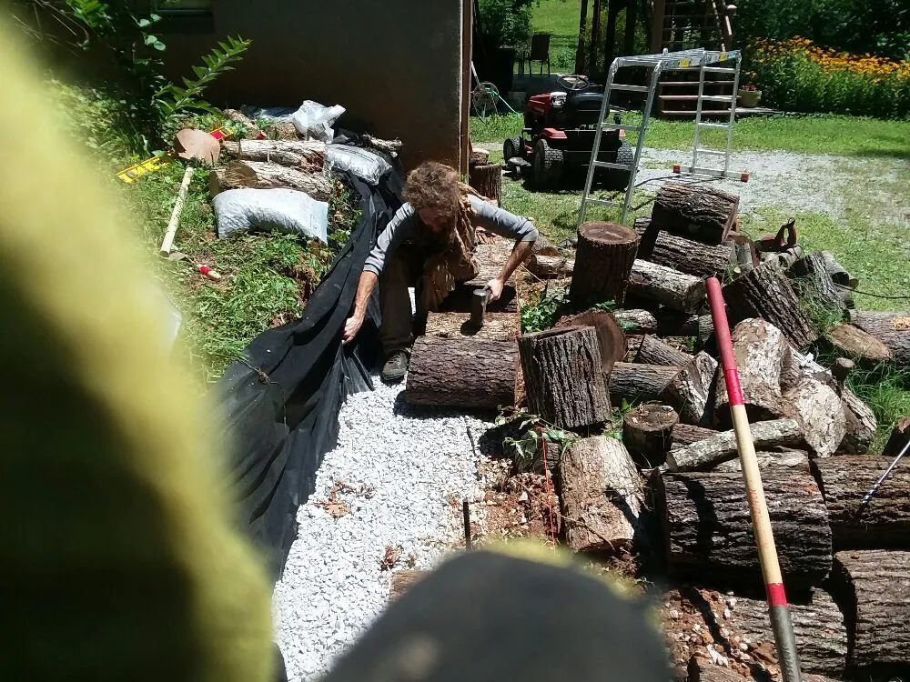 Top-rated yard cleanup service for beautiful yards across Asheville, NC - A Trusty Shovel