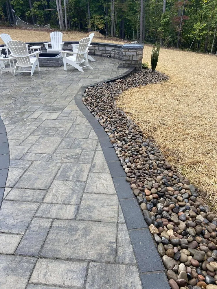 Reliable garden landscaping for homes across Mooresville, NC - A V E Landscaping