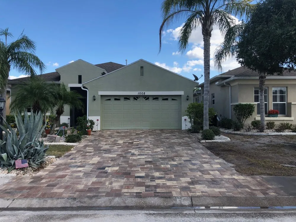 Reliable garden landscaping for beautiful yards in Ruskin, FL by A+ Yardscapes