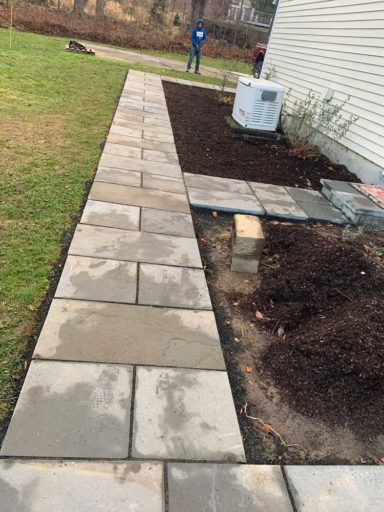 Local yard maintenance experts serving Ridgefield, CT - A-Z Landscaping
