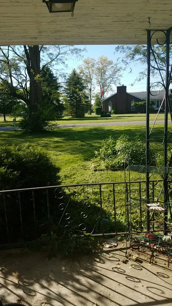 Expert yard cleanup service experts serving Hartford City, IN - A-Z Lawn Care