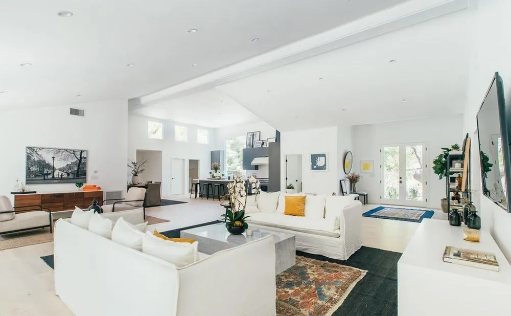 Top-rated lawn care service in Encino, CA - A1 Builders