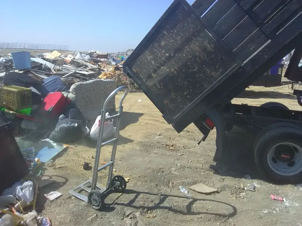 Local garden landscaping experts serving Bloomington, CA - A1 Hauling & Clean Up Services