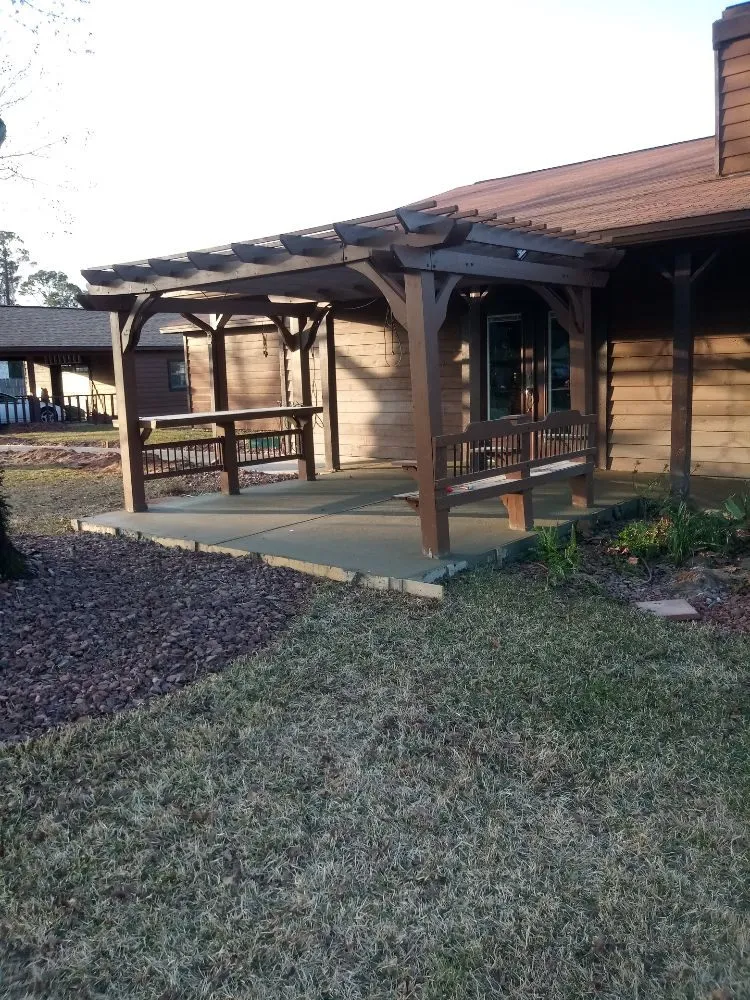 Reliable landscape design for year-round maintenance in Pensacola, FL by A1 Lawn Care & More