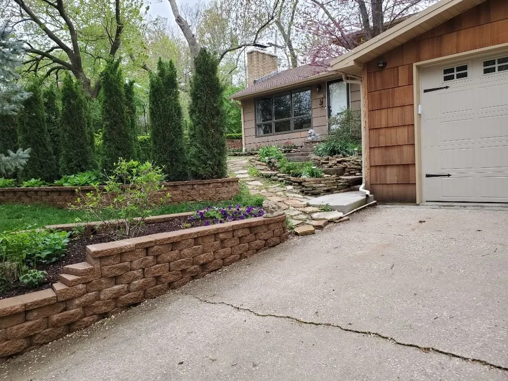 Expert lawn care service experts serving Hallsville, MO - A1 Lawn Care and Landscaping