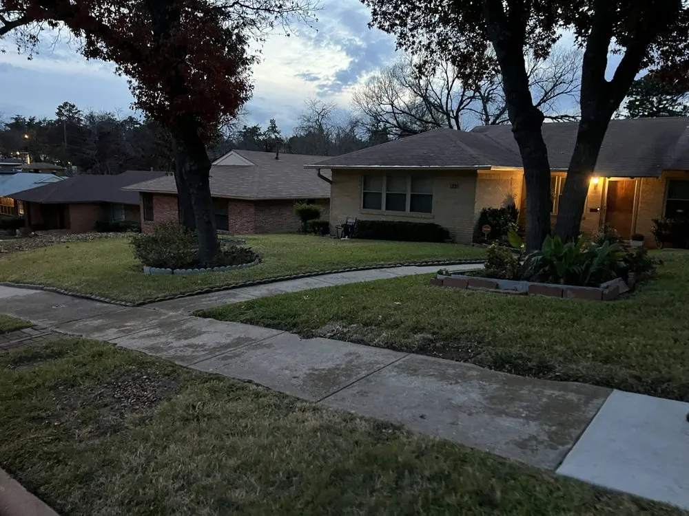 Trusted lawn care service in Dallas, TX by A1 lawn service