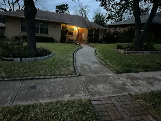 A1 lawn service Logo