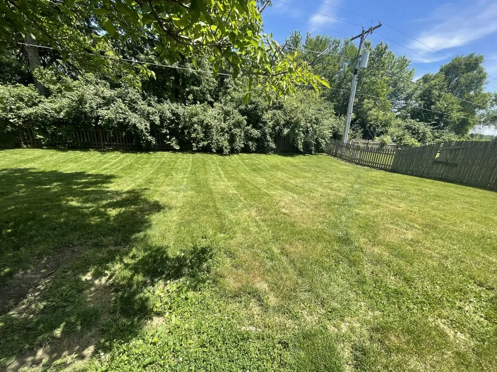 Affordable lawn mowing service experts serving Fort Wayne, IN - A1 lawn Services-N-Snow Removal