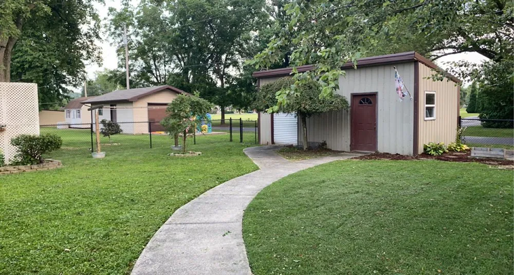 Custom lawn care service experts serving Owensboro, KY - A1 Lawnscapes