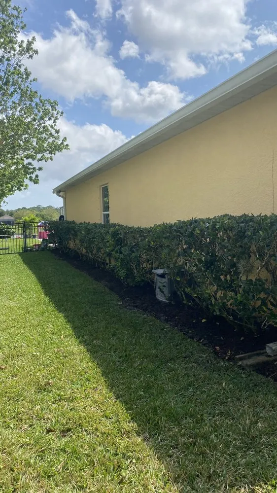 Local landscape design experts serving Fort Pierce, FL - A1 Moto Lawn Service