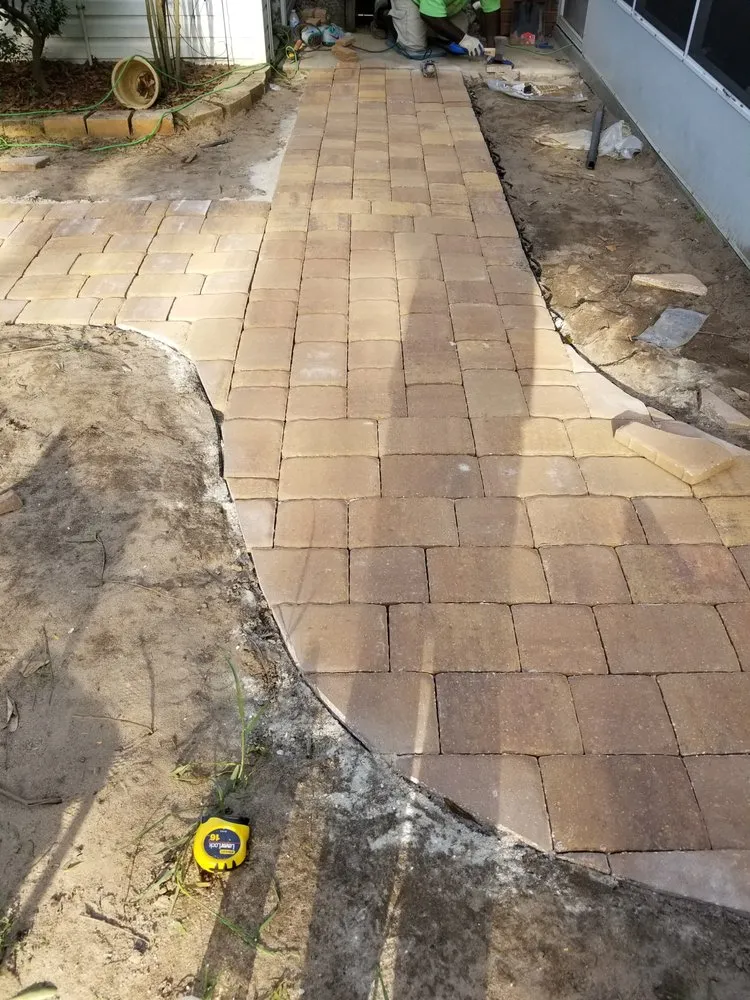 Local yard cleanup service in Mobile, AL - A1 Precision Lawn Care