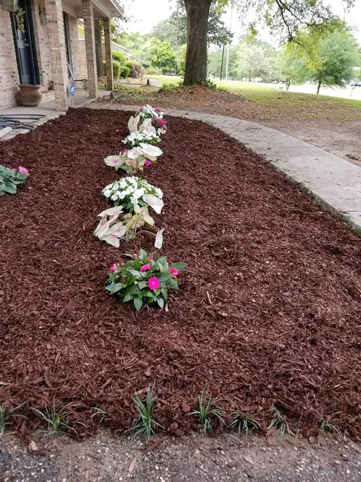 Reliable garden landscaping for homes in Mobile, AL by A1 Precision Lawn Care