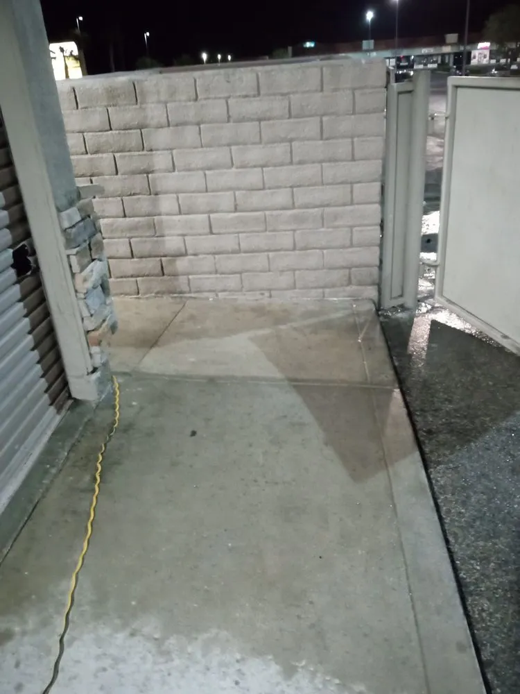 Professional lawn mowing service in Yucca Valley, CA - A1 Royalty Cleaning Services