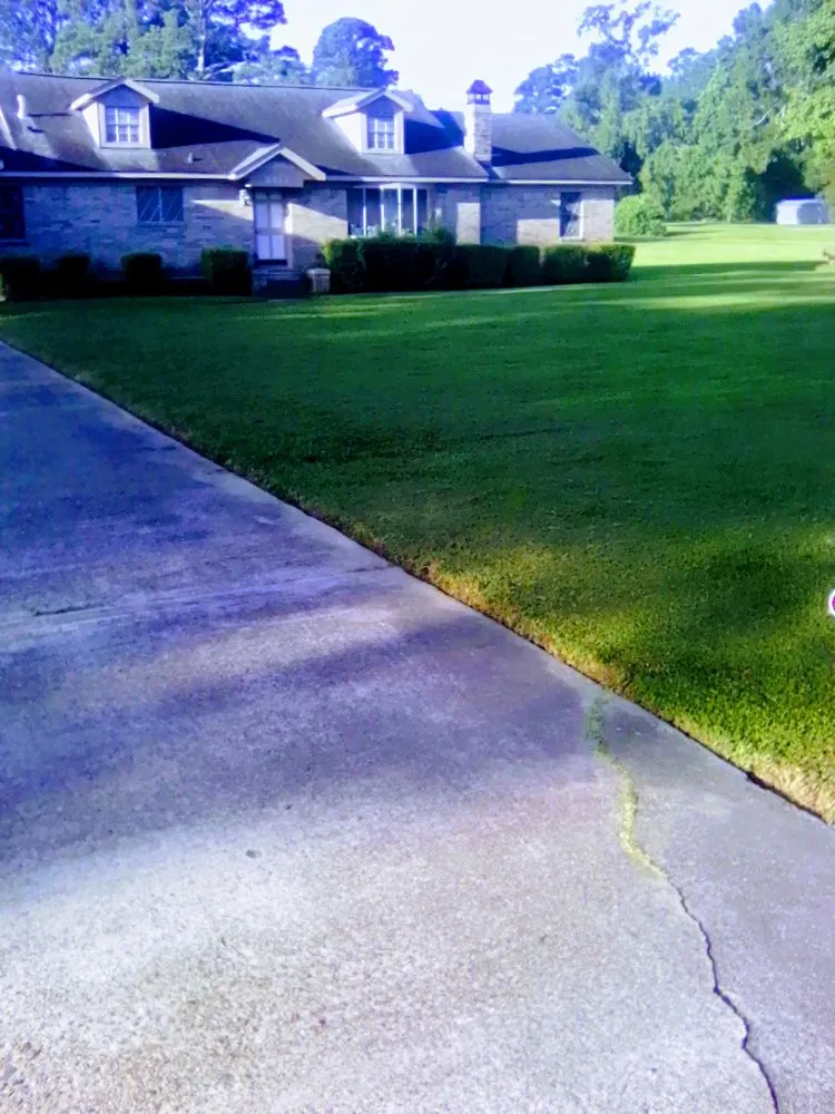 Local garden landscaping for homes in Bossier City, LA by A1 Services