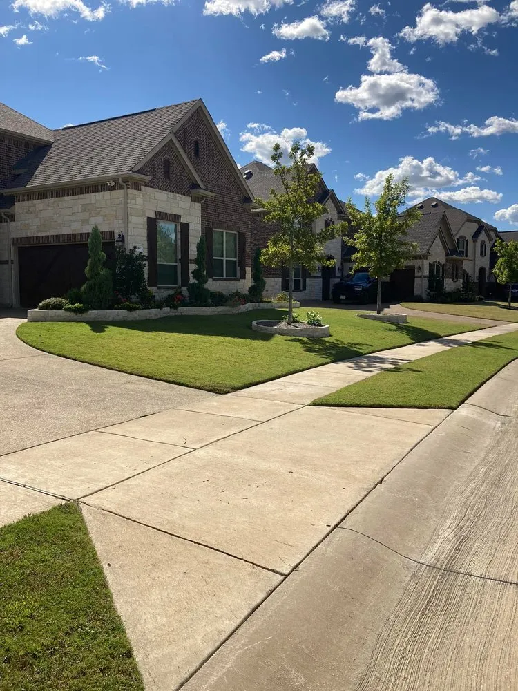Reliable lawn mowing service in Dallas, TX - A1lawn & landscaping