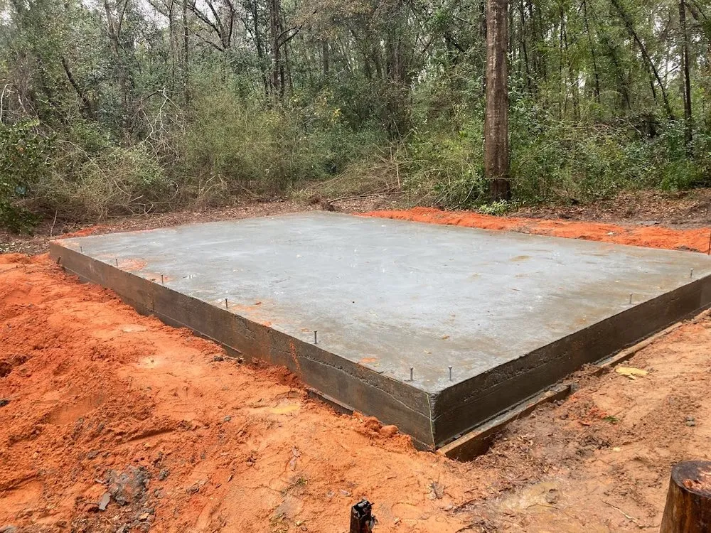 Top-rated lawn care service in Pensacola, FL by A1Lawn And More Services