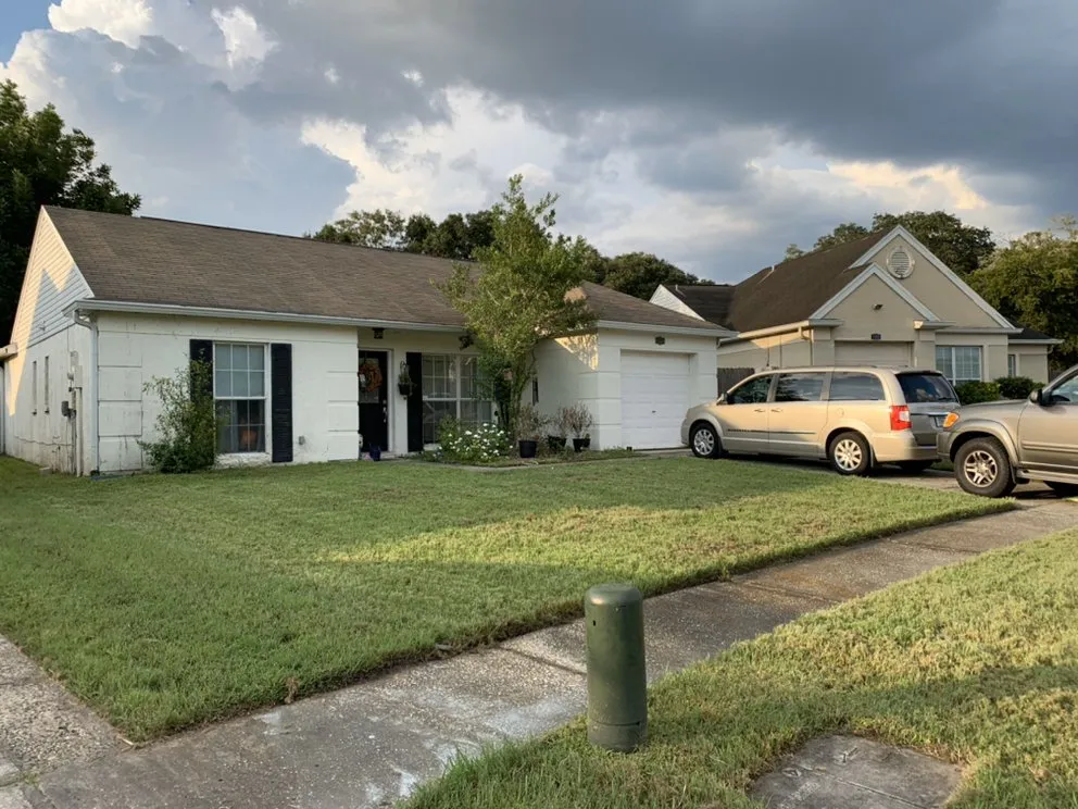 Trusted lawn care service for year-round maintenance in Valrico, FL by A1M Power Wash & Lawn Care